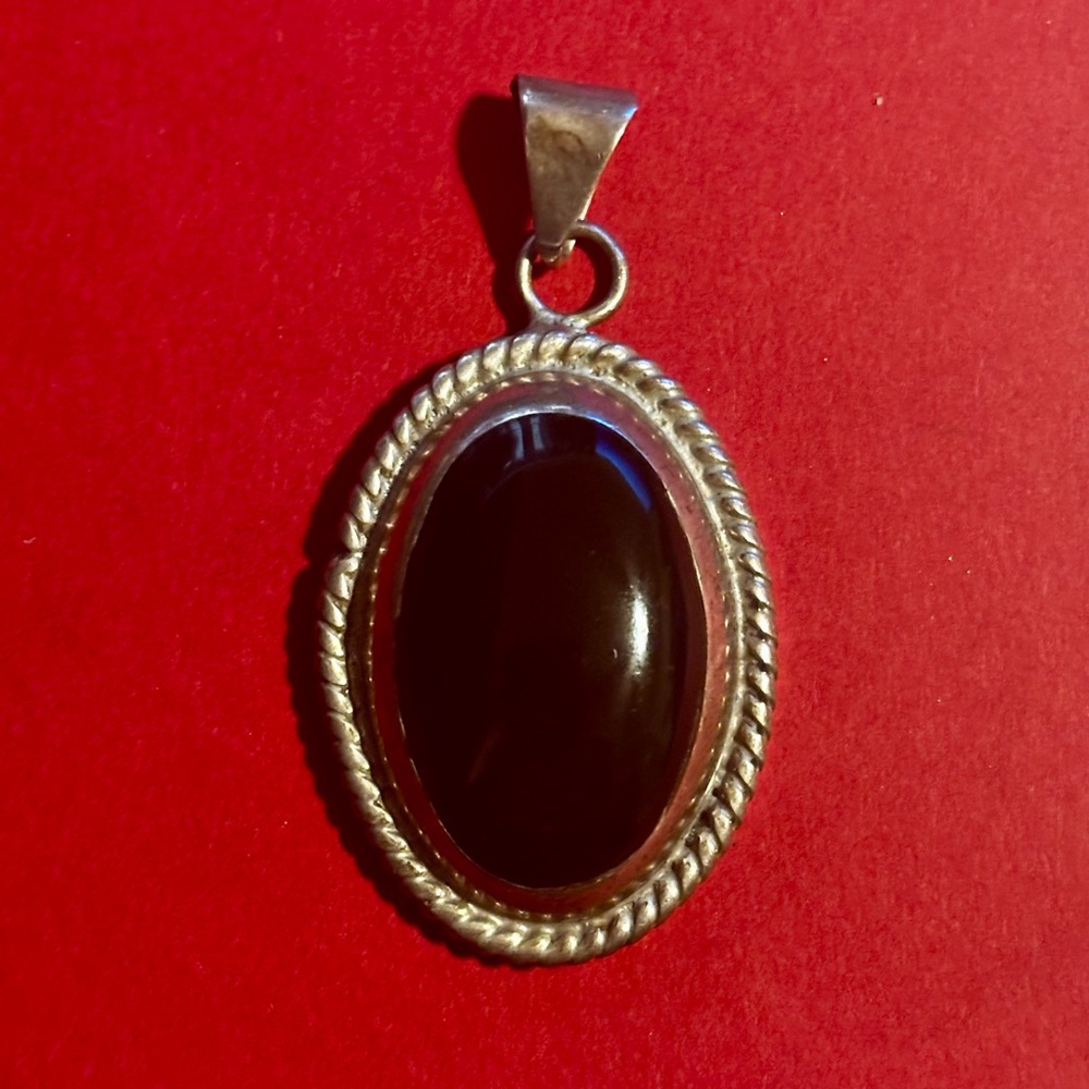 Vintage silver - black onyx pendant